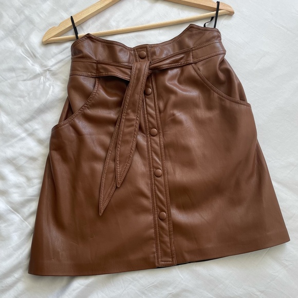 New with Tags Nanushka brown vegan leather skirt - Picture 4 of 4